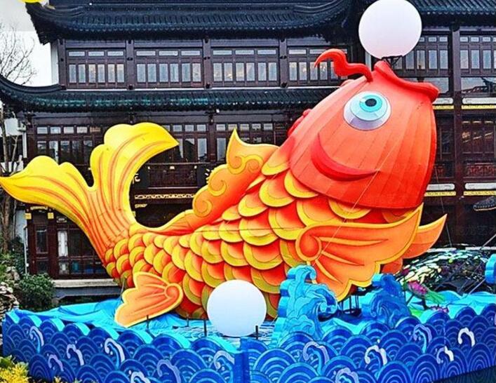 鱼造型花灯.jpg