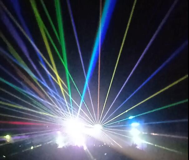 激光灯现场.jpg 激光灯现场.jpg