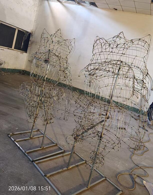 在客户现场制作花灯二.jpg 在客户现场制作花灯二.jpg